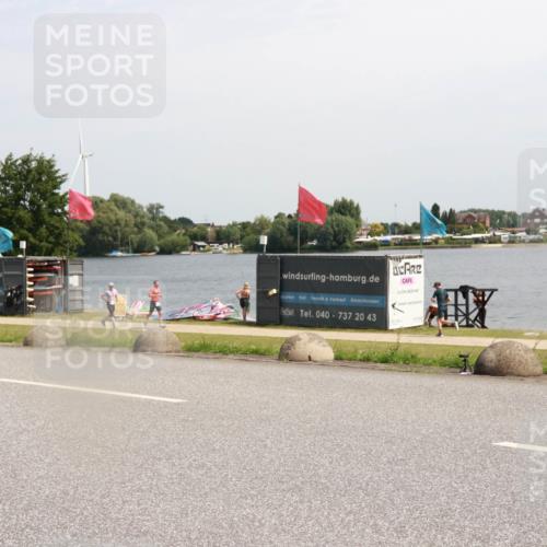 21.06.2025 - 27. Vierlanden-Triathlon H.Heesch http://msf.ph/oto/8001952 15.06.2025 11:46:36 Radfahren 640, 694 meine-sportfotos.de