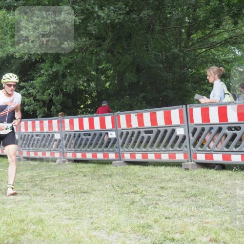 21.06.2025 - 27. Vierlanden-Triathlon KatJ http://msf.ph/oto/8001964 15.06.2025 12:55:56 Ziel 6, 730, 875, 1002 meine-sportfotos.de