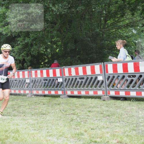 21.06.2025 - 27. Vierlanden-Triathlon KatJ http://msf.ph/oto/8001973 15.06.2025 12:55:57 Ziel 6, 730, 875, 1002 meine-sportfotos.de