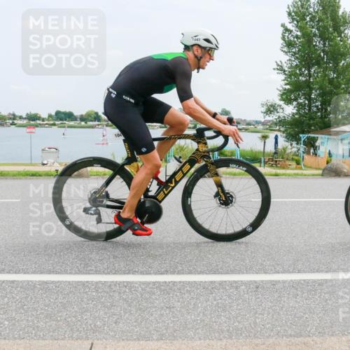 21.06.2025 - 27. Vierlanden-Triathlon H.Heesch http://msf.ph/oto/8001993 15.06.2025 12:38:50 Radfahren 792, 1039, 1040, 1042, 1043, 1044, 1045, 1046, 1047, 1048 meine-sportfotos.de