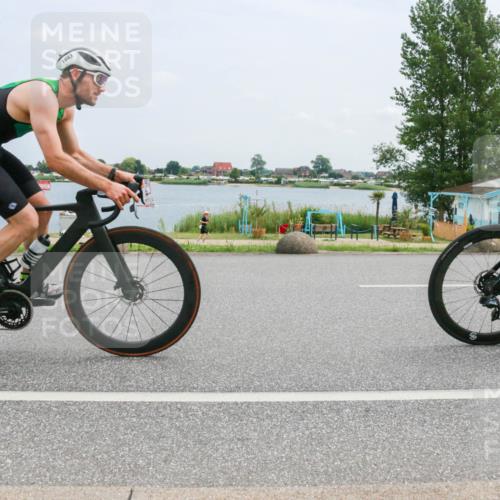 21.06.2025 - 27. Vierlanden-Triathlon H.Heesch http://msf.ph/oto/8001998 15.06.2025 12:38:51 Radfahren 792, 1039, 1040, 1042, 1043, 1044, 1045, 1046, 1047, 1048 meine-sportfotos.de