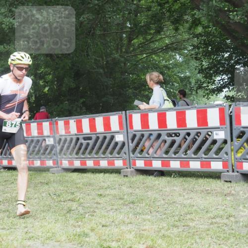 21.06.2025 - 27. Vierlanden-Triathlon KatJ http://msf.ph/oto/8002012 15.06.2025 12:55:57 Ziel 6, 730, 875, 1002 meine-sportfotos.de
