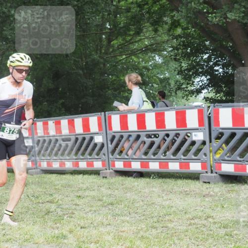 21.06.2025 - 27. Vierlanden-Triathlon KatJ http://msf.ph/oto/8002025 15.06.2025 12:55:57 Ziel 6, 730, 875, 1002 meine-sportfotos.de
