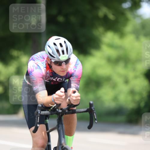15.06.2025 - 7 Türme Triathlon Yannick Fuchs http://msf.ph/oto/8002053 15.06.2025 12:29:24 Radfahren 355, 441 meine-sportfotos.de