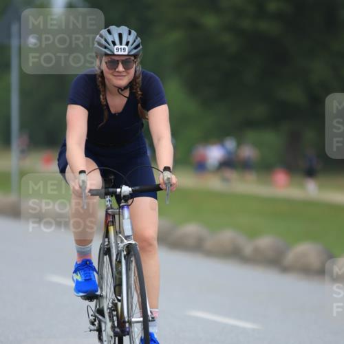 21.06.2025 - 27. Vierlanden-Triathlon H.Heesch http://msf.ph/oto/8002066 15.06.2025 12:40:33 Radfahren 919, 967, 1093, 1094, 1095, 1096 meine-sportfotos.de