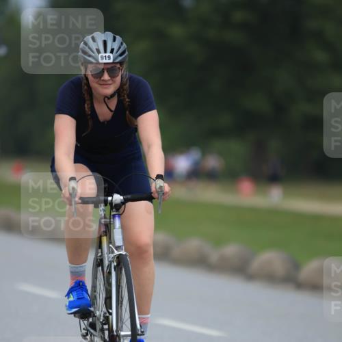 21.06.2025 - 27. Vierlanden-Triathlon H.Heesch http://msf.ph/oto/8002080 15.06.2025 12:40:33 Radfahren 919, 967, 1093, 1094, 1095, 1096 meine-sportfotos.de