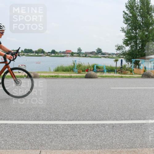 21.06.2025 - 27. Vierlanden-Triathlon H.Heesch http://msf.ph/oto/8002099 15.06.2025 12:39:18 Radfahren 945 meine-sportfotos.de