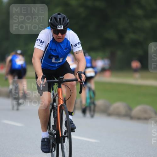 21.06.2025 - 27. Vierlanden-Triathlon H.Heesch http://msf.ph/oto/8002103 15.06.2025 12:40:38 Radfahren 919, 967, 1094, 1096 meine-sportfotos.de