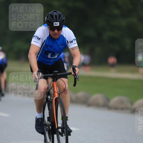 21.06.2025 - 27. Vierlanden-Triathlon H.Heesch http://msf.ph/oto/8002117 15.06.2025 12:40:38 Radfahren 919, 967, 1094, 1096 meine-sportfotos.de