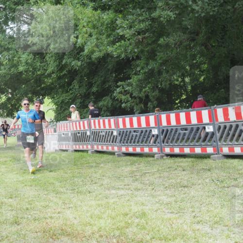 21.06.2025 - 27. Vierlanden-Triathlon KatJ http://msf.ph/oto/8002123 15.06.2025 12:56:00 Ziel 6, 730, 1002 meine-sportfotos.de
