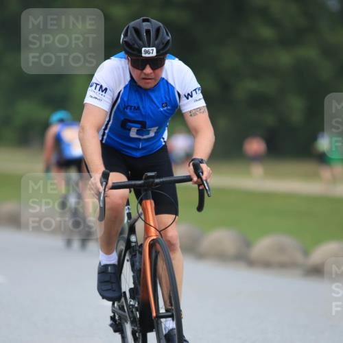 21.06.2025 - 27. Vierlanden-Triathlon H.Heesch http://msf.ph/oto/8002127 15.06.2025 12:40:38 Radfahren 919, 967, 1094, 1096 meine-sportfotos.de