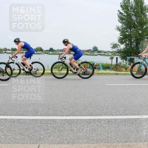 21.06.2025 - 27. Vierlanden-Triathlon H.Heesch http://msf.ph/oto/8002131 15.06.2025 12:39:39 Radfahren 653, 1085, 1086, 1087, 1088 meine-sportfotos.de