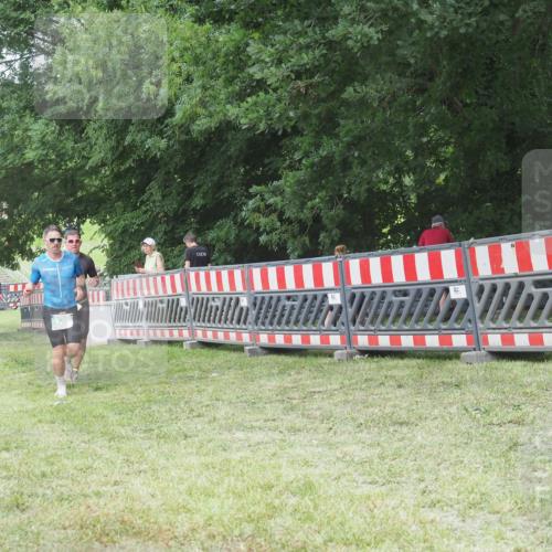 21.06.2025 - 27. Vierlanden-Triathlon KatJ http://msf.ph/oto/8002136 15.06.2025 12:56:00 Ziel 6, 730, 1002 meine-sportfotos.de