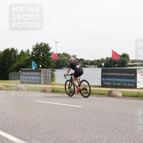 15.06.2025 - 27. Vierlanden-Triathlon H.Heesch http://msf.ph/oto/8002142 15.06.2025 10:28:32 Radfahren 108, 519, 568 meine-sportfotos.de