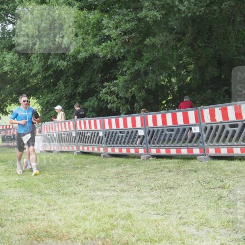 21.06.2025 - 27. Vierlanden-Triathlon KatJ http://msf.ph/oto/8002145 15.06.2025 12:56:00 Ziel 6, 730, 1002 meine-sportfotos.de