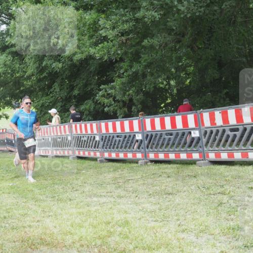 21.06.2025 - 27. Vierlanden-Triathlon KatJ http://msf.ph/oto/8002149 15.06.2025 12:56:01 Ziel 6, 730, 1002 meine-sportfotos.de