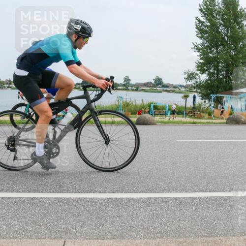 21.06.2025 - 27. Vierlanden-Triathlon H.Heesch http://msf.ph/oto/8002162 15.06.2025 12:39:39 Radfahren 653, 1085, 1086, 1087, 1088 meine-sportfotos.de