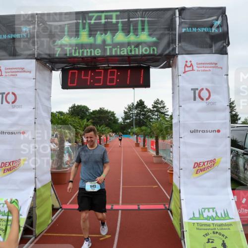 15.06.2025 - 7 Türme Triathlon Michael Strokosch http://msf.ph/oto/8002164 15.06.2025 14:38:11 Ziel 643 meine-sportfotos.de