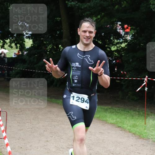 21.06.2025 - 27. Vierlanden-Triathlon Lena Gebhardt http://msf.ph/oto/8002175 15.06.2025 14:07:44 Laufen 1294 meine-sportfotos.de