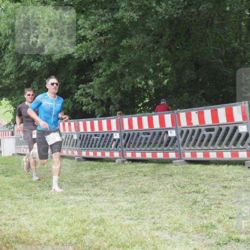21.06.2025 - 27. Vierlanden-Triathlon KatJ http://msf.ph/oto/8002176 15.06.2025 12:56:01 Ziel 6, 730, 1002 meine-sportfotos.de