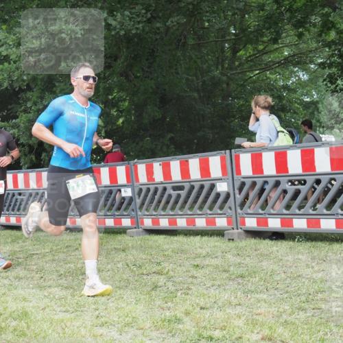 21.06.2025 - 27. Vierlanden-Triathlon KatJ http://msf.ph/oto/8002233 15.06.2025 12:56:02 Ziel 6, 730, 1002 meine-sportfotos.de