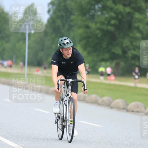 21.06.2025 - 27. Vierlanden-Triathlon H.Heesch http://msf.ph/oto/8002234 15.06.2025 12:41:39 Radfahren 671, 908, 1089, 1090, 1091, 1092 meine-sportfotos.de