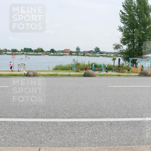21.06.2025 - 27. Vierlanden-Triathlon H.Heesch http://msf.ph/oto/8002238 15.06.2025 12:39:56 Radfahren 899 meine-sportfotos.de