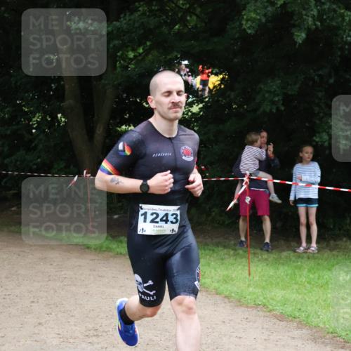 21.06.2025 - 27. Vierlanden-Triathlon Lena Gebhardt http://msf.ph/oto/8002244 15.06.2025 14:07:55 Laufen 2025, 1243 meine-sportfotos.de