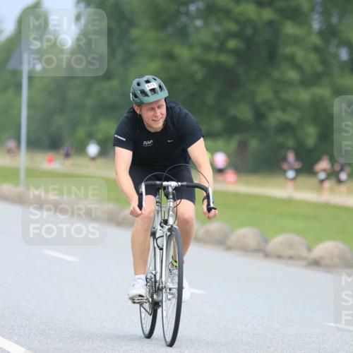 21.06.2025 - 27. Vierlanden-Triathlon H.Heesch http://msf.ph/oto/8002250 15.06.2025 12:41:40 Radfahren 671, 908, 1089, 1090, 1091, 1092 meine-sportfotos.de