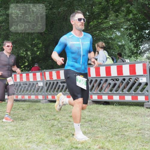 21.06.2025 - 27. Vierlanden-Triathlon KatJ http://msf.ph/oto/8002263 15.06.2025 12:56:02 Ziel 6, 730, 1002 meine-sportfotos.de