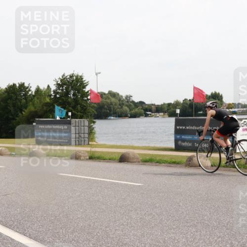 15.06.2025 - 27. Vierlanden-Triathlon H.Heesch http://msf.ph/oto/8002283 15.06.2025 10:28:36 Radfahren 138, 519, 532, 535 meine-sportfotos.de