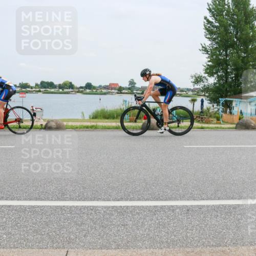 21.06.2025 - 27. Vierlanden-Triathlon H.Heesch http://msf.ph/oto/8002289 15.06.2025 12:40:33 Radfahren 919, 1093, 1094, 1095, 1096 meine-sportfotos.de