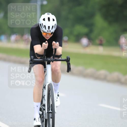 21.06.2025 - 27. Vierlanden-Triathlon H.Heesch http://msf.ph/oto/8002300 15.06.2025 12:42:02 Radfahren 687, 815, 878 meine-sportfotos.de
