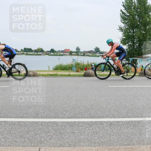 21.06.2025 - 27. Vierlanden-Triathlon H.Heesch http://msf.ph/oto/8002312 15.06.2025 12:40:33 Radfahren 919, 1093, 1094, 1095, 1096 meine-sportfotos.de