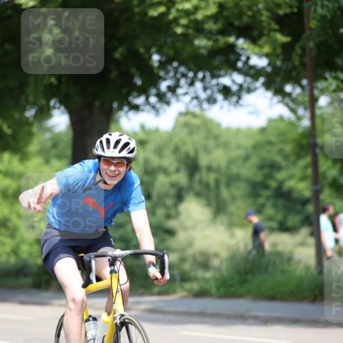 15.06.2025 - 7 Türme Triathlon Yannick Fuchs http://msf.ph/oto/8002329 15.06.2025 12:29:40 Radfahren 663 meine-sportfotos.de