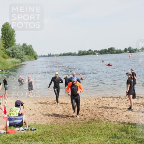 21.06.2025 - 27. Vierlanden-Triathlon MichiJ http://msf.ph/oto/8002335 15.06.2026 10:05:11 Schwimmen 364, 382, 384, 412, 422 meine-sportfotos.de