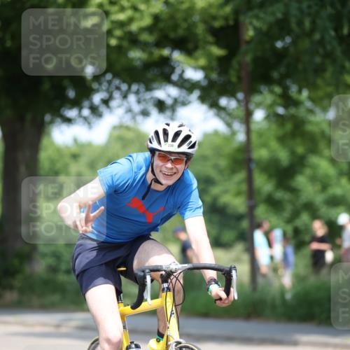 15.06.2025 - 7 Türme Triathlon Yannick Fuchs http://msf.ph/oto/8002343 15.06.2025 12:29:41 Radfahren 663 meine-sportfotos.de