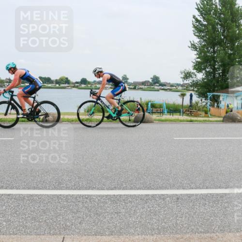 21.06.2025 - 27. Vierlanden-Triathlon H.Heesch http://msf.ph/oto/8002347 15.06.2025 12:40:33 Radfahren 919, 1093, 1094, 1095, 1096 meine-sportfotos.de