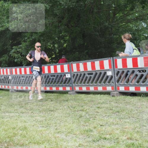 21.06.2025 - 27. Vierlanden-Triathlon KatJ http://msf.ph/oto/8002352 15.06.2025 12:56:06 Ziel 2, 1002 meine-sportfotos.de