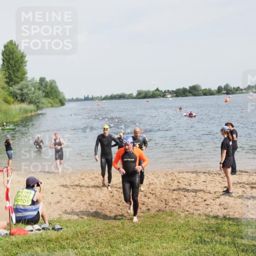 21.06.2025 - 27. Vierlanden-Triathlon MichiJ http://msf.ph/oto/8002356 15.06.2026 10:05:12 Schwimmen 364, 382, 384, 412, 422 meine-sportfotos.de