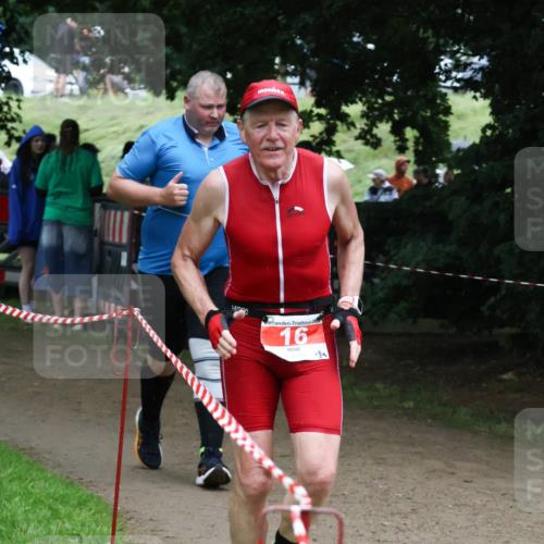 21.06.2025 - 27. Vierlanden-Triathlon Lena Gebhardt http://msf.ph/oto/8002366 15.06.2025 14:09:35 Laufen 16 meine-sportfotos.de