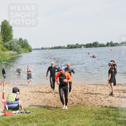 21.06.2025 - 27. Vierlanden-Triathlon MichiJ http://msf.ph/oto/8002368 15.06.2026 10:05:12 Schwimmen 364, 382, 384, 412, 422 meine-sportfotos.de