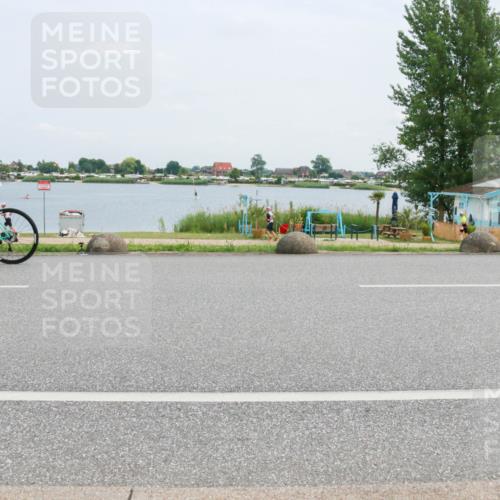 21.06.2025 - 27. Vierlanden-Triathlon H.Heesch http://msf.ph/oto/8002377 15.06.2025 12:40:34 Radfahren 919, 1093, 1094, 1095, 1096 meine-sportfotos.de