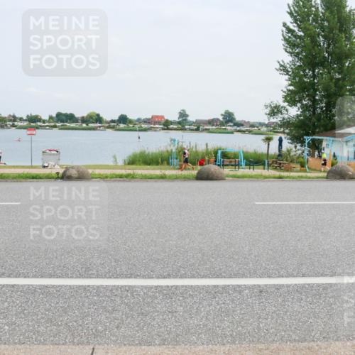 21.06.2025 - 27. Vierlanden-Triathlon H.Heesch http://msf.ph/oto/8002392 15.06.2025 12:40:34 Radfahren 919, 1093, 1094, 1095, 1096 meine-sportfotos.de