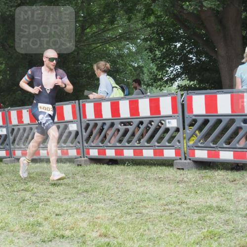 21.06.2025 - 27. Vierlanden-Triathlon KatJ http://msf.ph/oto/8002410 15.06.2025 12:56:07 Ziel 2, 1002 meine-sportfotos.de