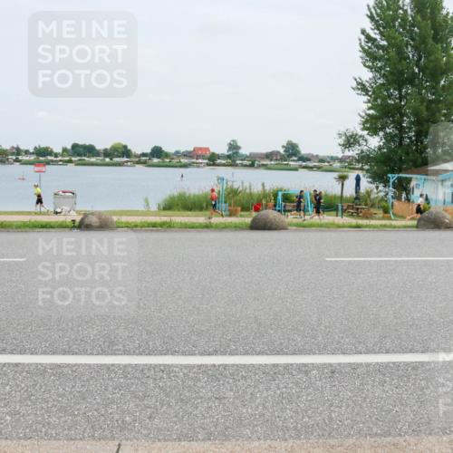 21.06.2025 - 27. Vierlanden-Triathlon H.Heesch http://msf.ph/oto/8002429 15.06.2025 12:40:41 Radfahren 967 meine-sportfotos.de