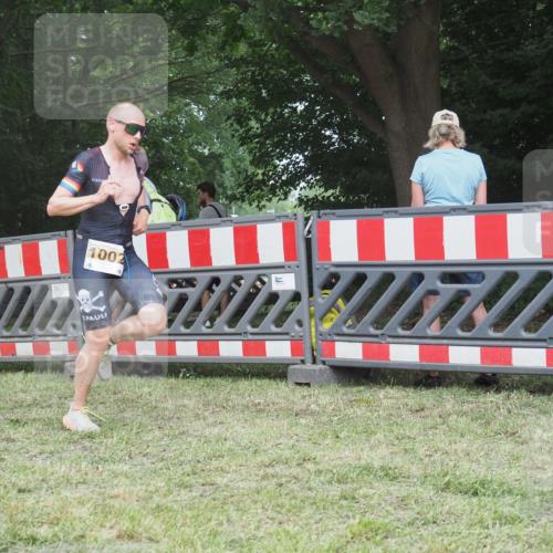 21.06.2025 - 27. Vierlanden-Triathlon KatJ http://msf.ph/oto/8002435 15.06.2025 12:56:07 Ziel 2, 1002 meine-sportfotos.de