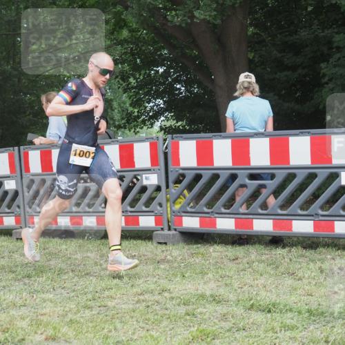 21.06.2025 - 27. Vierlanden-Triathlon KatJ http://msf.ph/oto/8002445 15.06.2025 12:56:07 Ziel 2, 1002 meine-sportfotos.de