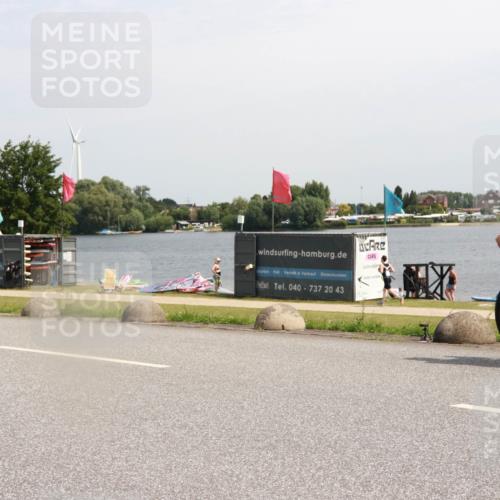 21.06.2025 - 27. Vierlanden-Triathlon H.Heesch http://msf.ph/oto/8002447 15.06.2025 11:47:04 Radfahren 710, 734, 801, 831 meine-sportfotos.de
