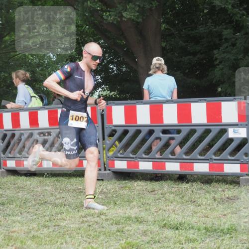 21.06.2025 - 27. Vierlanden-Triathlon KatJ http://msf.ph/oto/8002454 15.06.2025 12:56:07 Ziel 2, 1002 meine-sportfotos.de